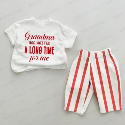 GRANDMA HAS WAITED A LONG TIME FOR MEベビー用スローガン入り赤ストライプ2点セット - 白と赤 - 4～5歳 - image 1