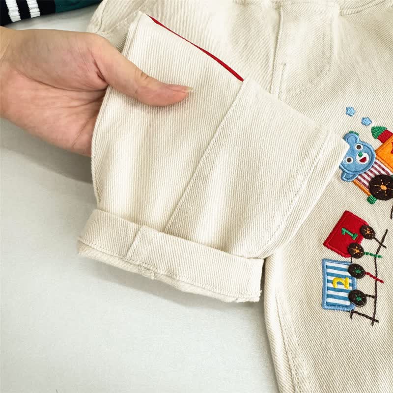 幼児男の子用ベージュの電車柄パッチ付きゴムウエストパンツ - image 6