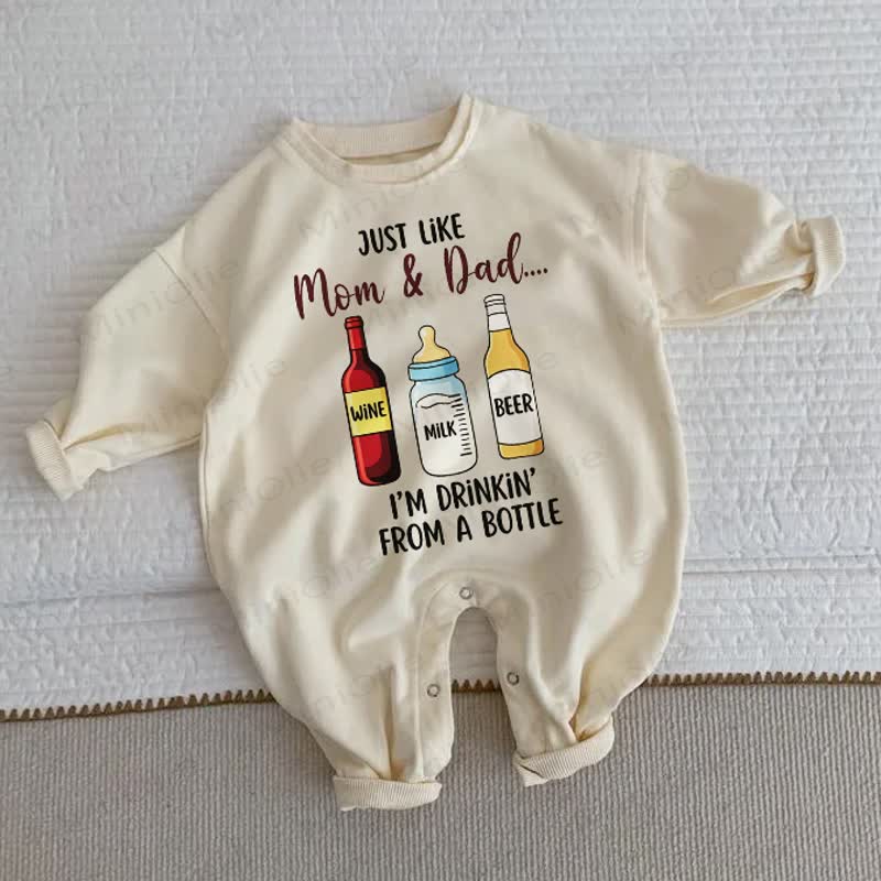 JUST LIKE MOM & DAD.... I'M DRINKIN' FROM A BOTTLE　ベビーベージュロンパース - ベージュ - 2～3歳 - image 1