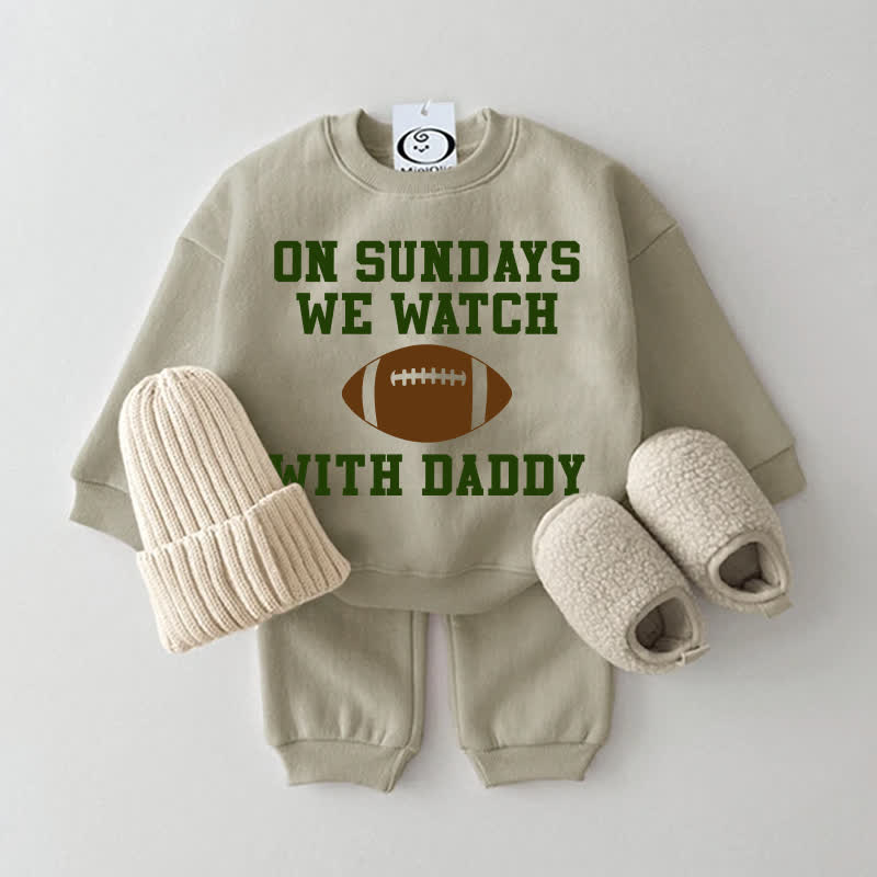 ON SUNDAYS WE WATCH WITH DADDY/MOMMYグレーグリーンスウェットシャツ 2点セット - グレーグリーン：パパ - 2～3歳 - image 1
