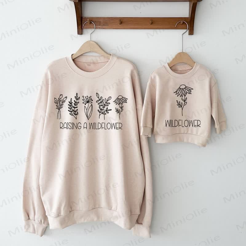 RAISING A WILDFLOWERママと私のお揃いスウェットシャツ - image 1