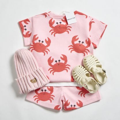 ベビーピンクの蟹柄ワッフルTシャツとショートパンツの2点セット - image 2