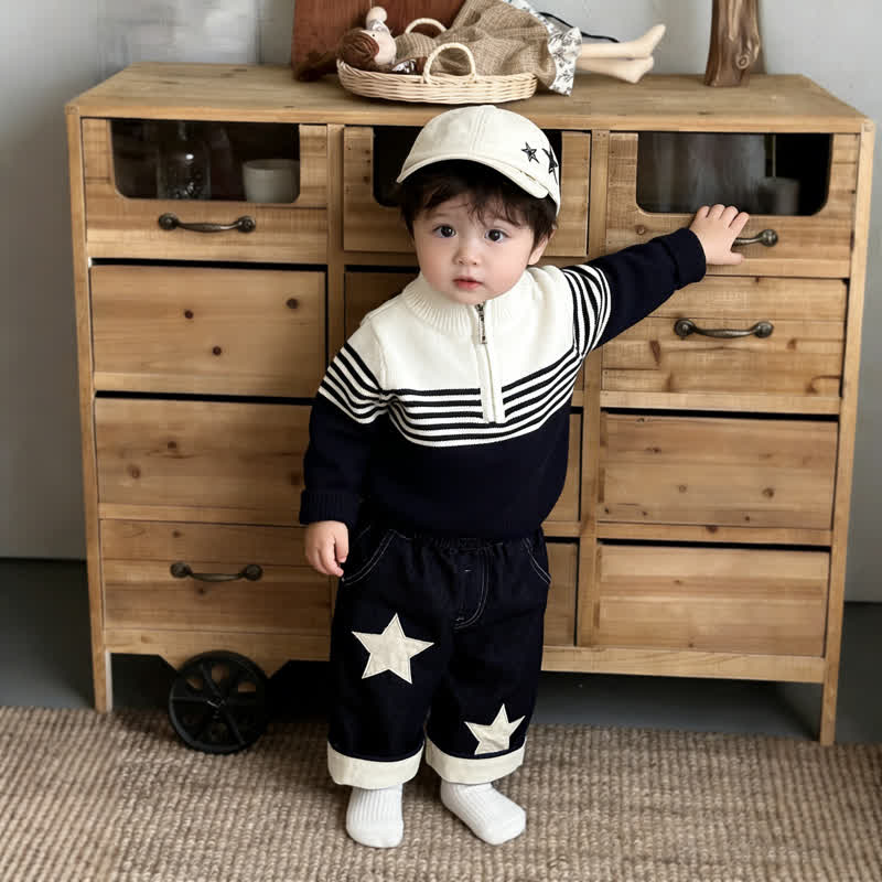 ベビー・幼児用カラーブロックハーフジップセーターまたはデニムパンツ - image 1