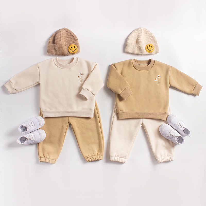 ベビー・幼児用 デイジー刺繍入りフリーススウェットシャツ＆ジョガーパンツ 2点セット - image 1