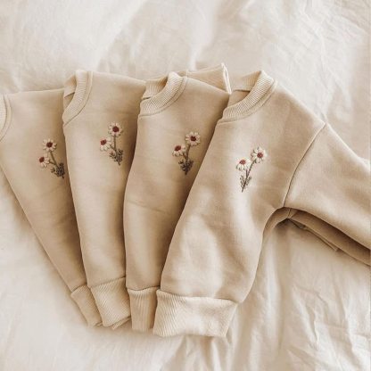 ベビー・幼児用 デイジー刺繍入りフリーススウェットシャツ＆ジョガーパンツ 2点セット - image 6