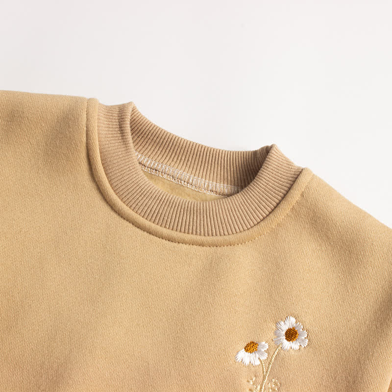 ベビー・幼児用 デイジー刺繍入りフリーススウェットシャツ＆ジョガーパンツ 2点セット - image 4