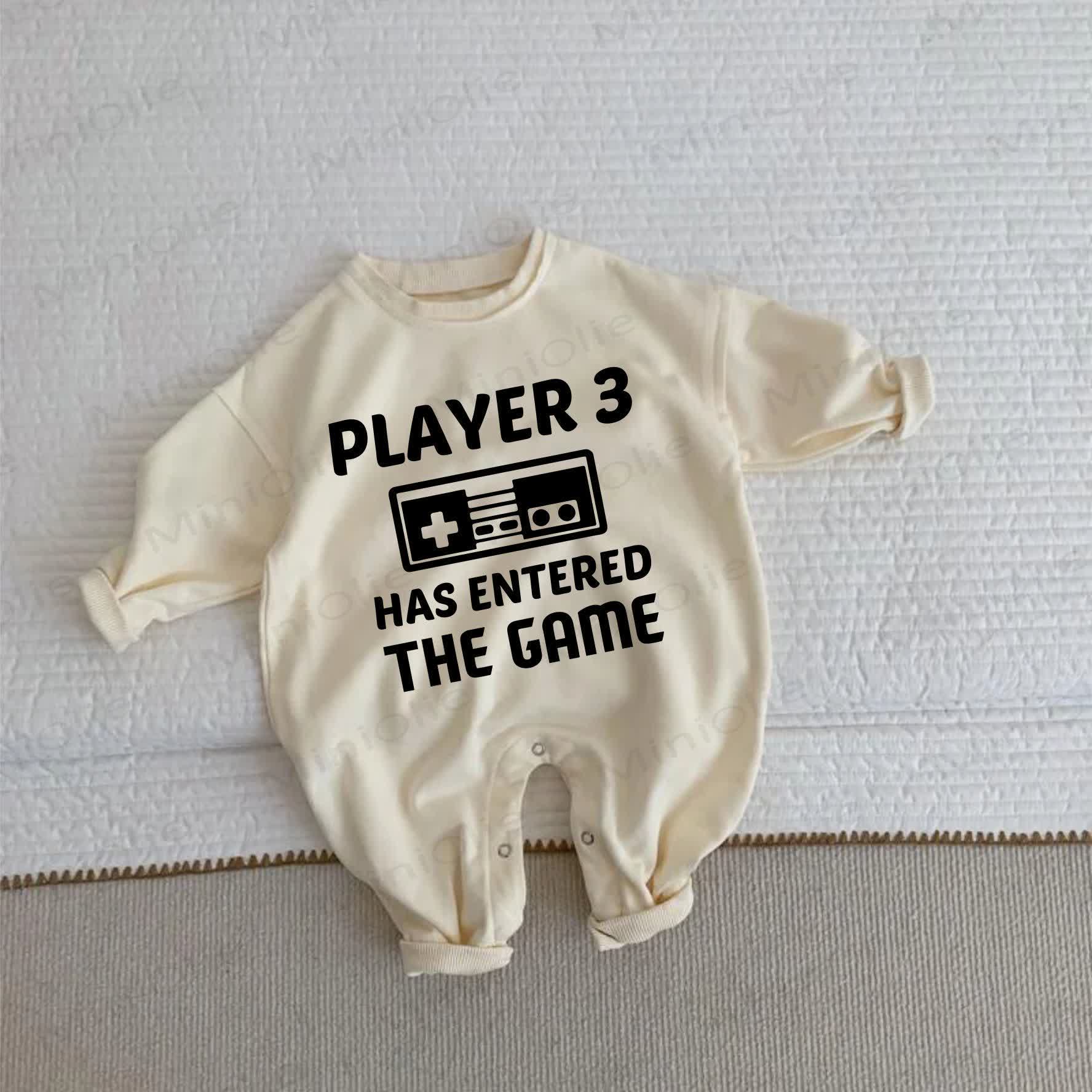 PLAYER 3 HAS ENTERED THE GAME。ベビーベージュロンパース - ベージュ - 2～3歳 - image 1