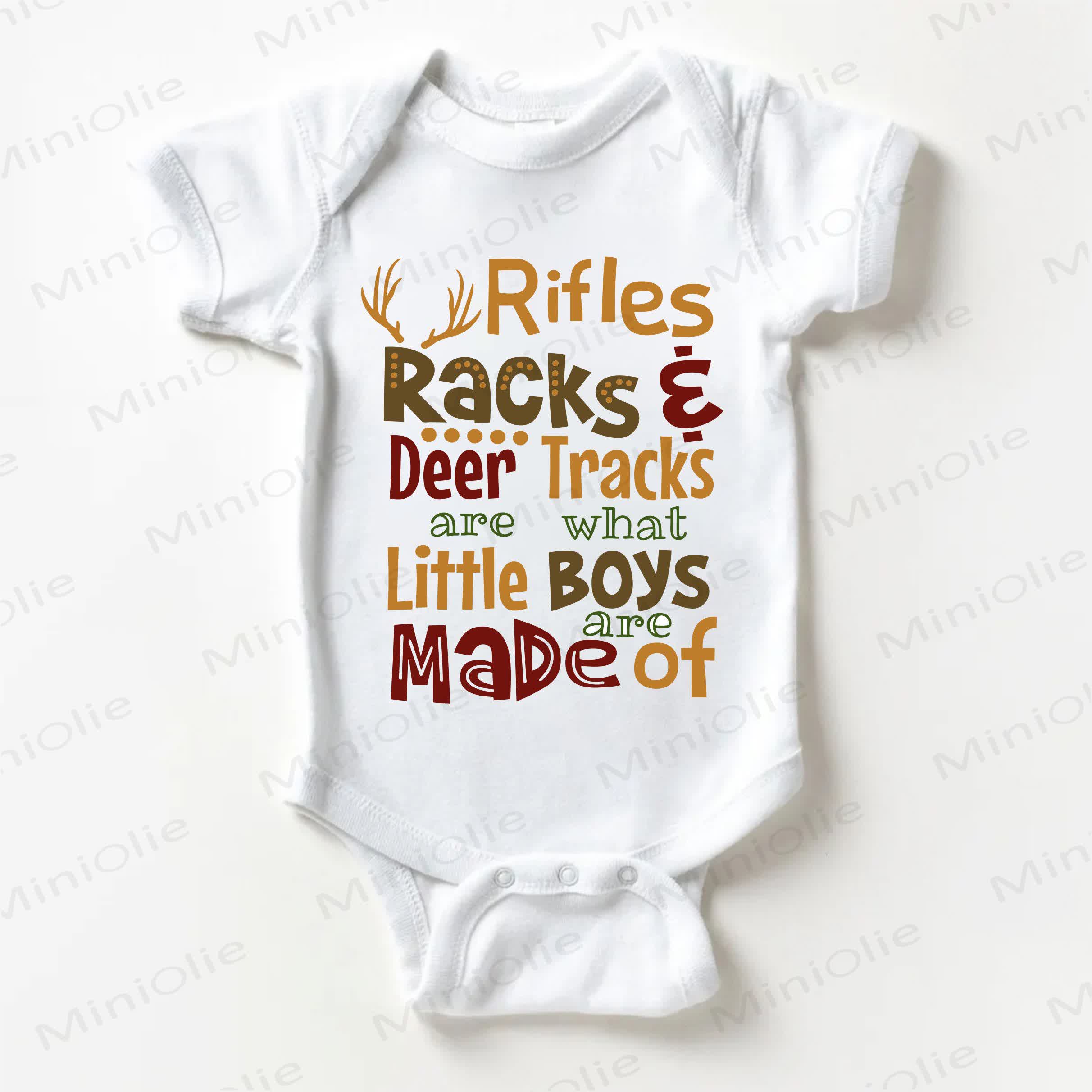 RIFLES RACKS DEER TRACKS ARE WHAT LITTLE BOYS ARE MADE OFホワイトボディスーツ - 白 - 18～24ヶ月 - image 1