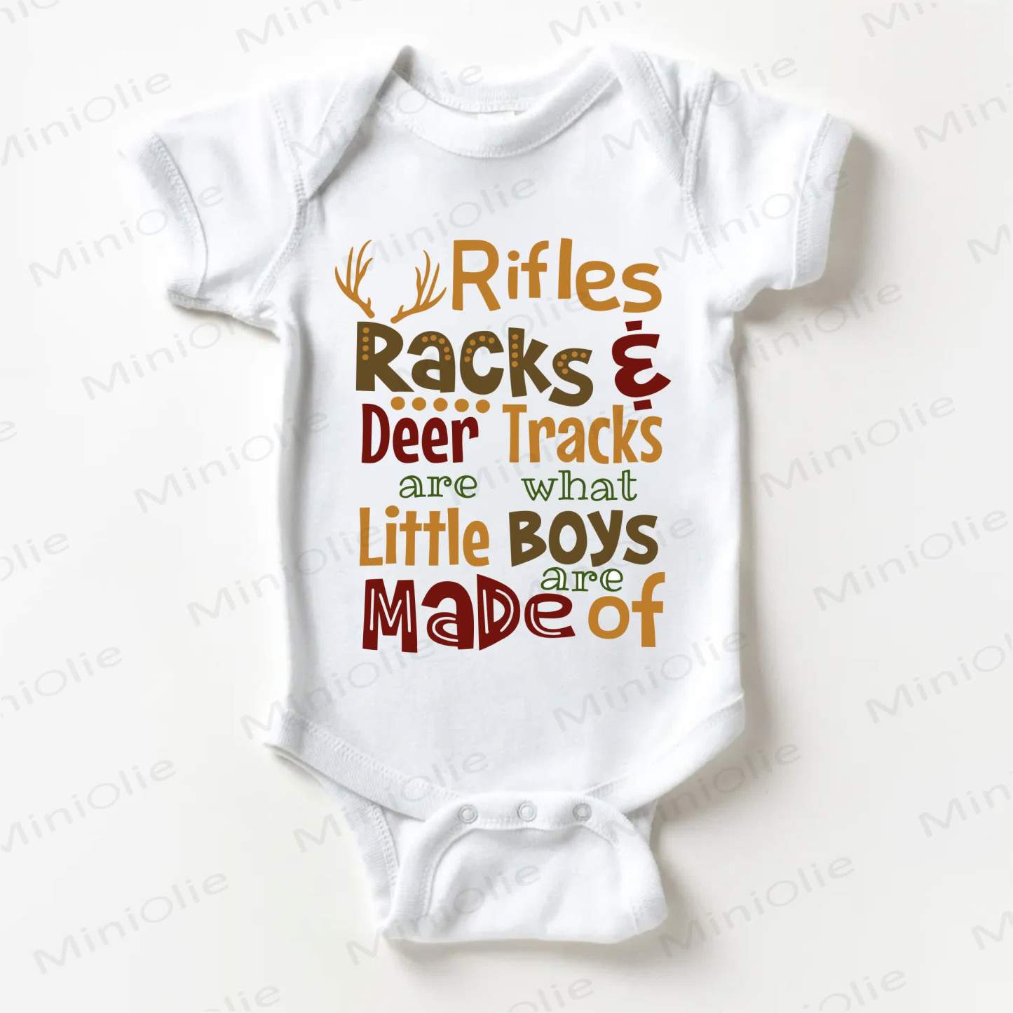 RIFLES RACKS DEER TRACKS ARE WHAT LITTLE BOYS ARE MADE OFホワイトボディスーツ - 白 - 18～24ヶ月 - image 1