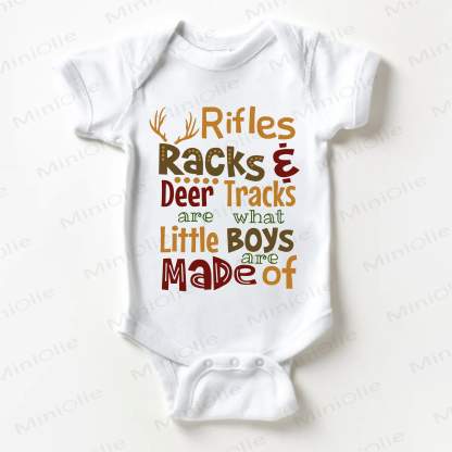 RIFLES RACKS DEER TRACKS ARE WHAT LITTLE BOYS ARE MADE OFホワイトボディスーツ - 白 - 18～24ヶ月 - image 1