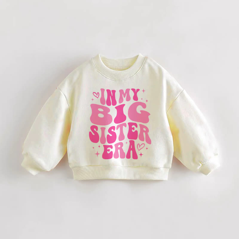 IN MY BIG SISTER ERA幼児用クリームスウェットシャツ - クリーム - 3～5歳 - image 1