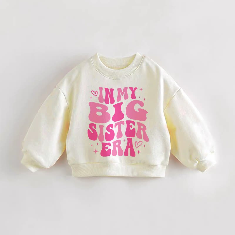 IN MY BIG SISTER ERA幼児用クリームスウェットシャツ - クリーム - 3～5歳 - image 1
