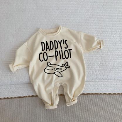 DADDY'Sの副操縦士 ベビー幼児用飛行機柄ベージュロンパース - ベージュ - 2～3歳 - image 1