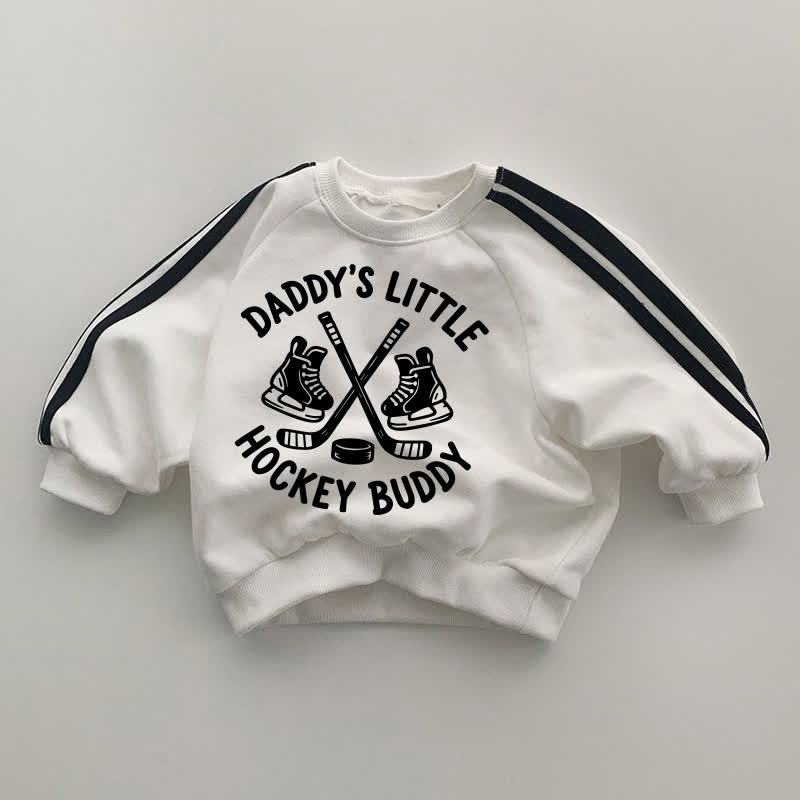 DADDY'S LITTLE HOCKEY BUDDY仲間 ベビー用 ブラックストライプ袖 ホワイトスウェットシャツ - 白 - 2～3歳 - image 1