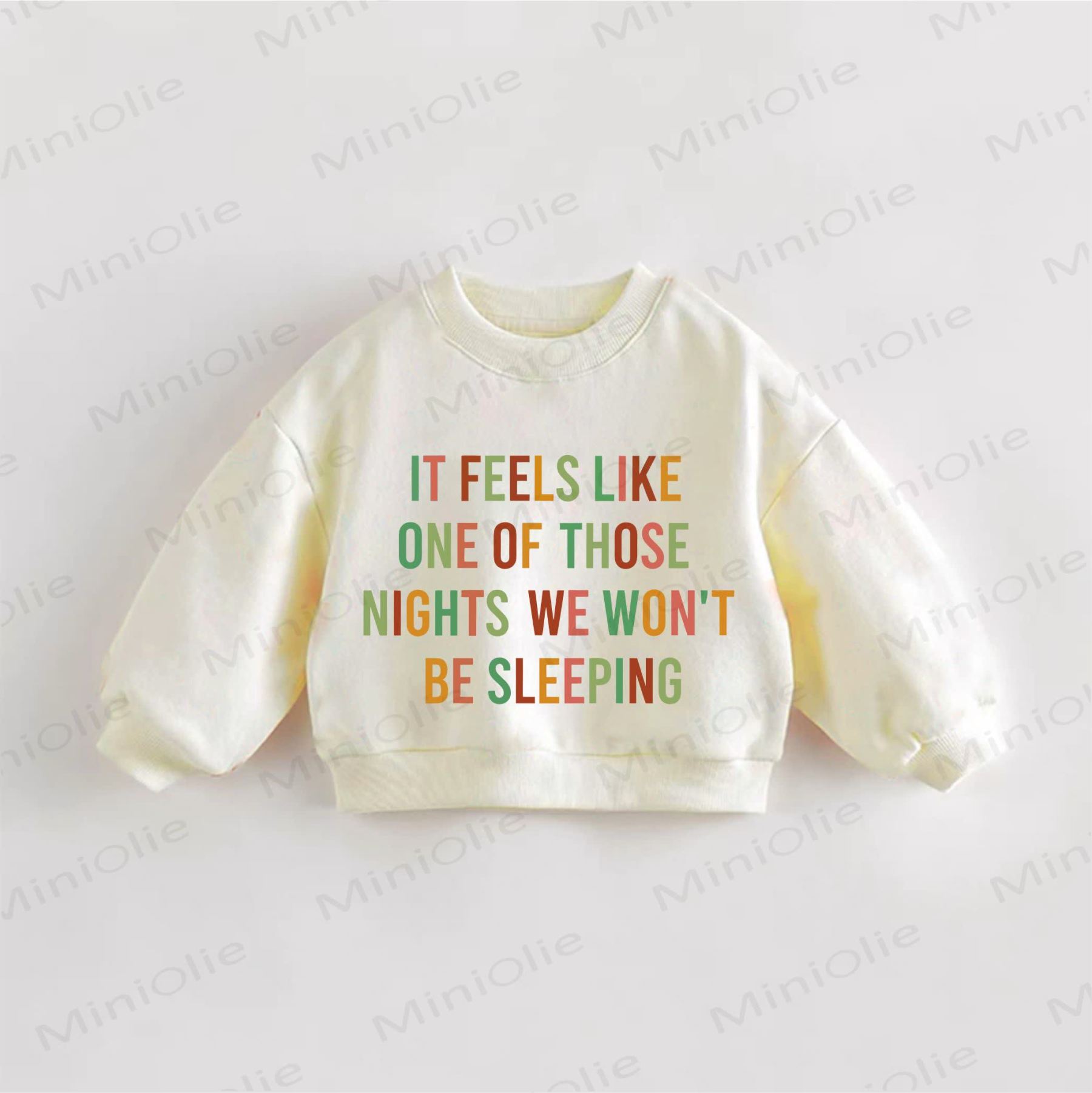 IT FEELS LIKE ONE OF THOSE NIGHTS WE WON'T BE SLEEPING幼児用クリームスウェットシャツ - クリーム - 3～5歳 - image 1