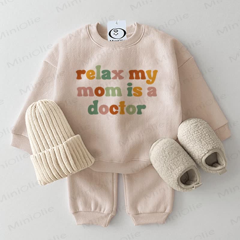 RELAX MY MOM IS A DOCTORよ　ベビー用ベージュスウェットシャツ2点セット - ベージュ - 2～3歳 - image 1