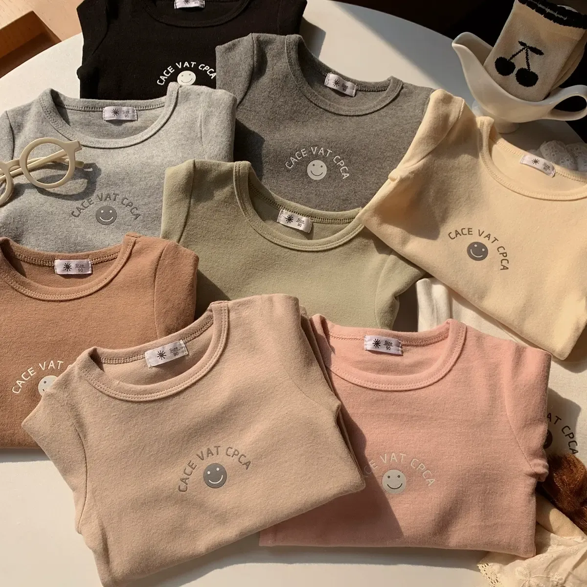幼児用スマイリー柄長袖Tシャツ - image 1