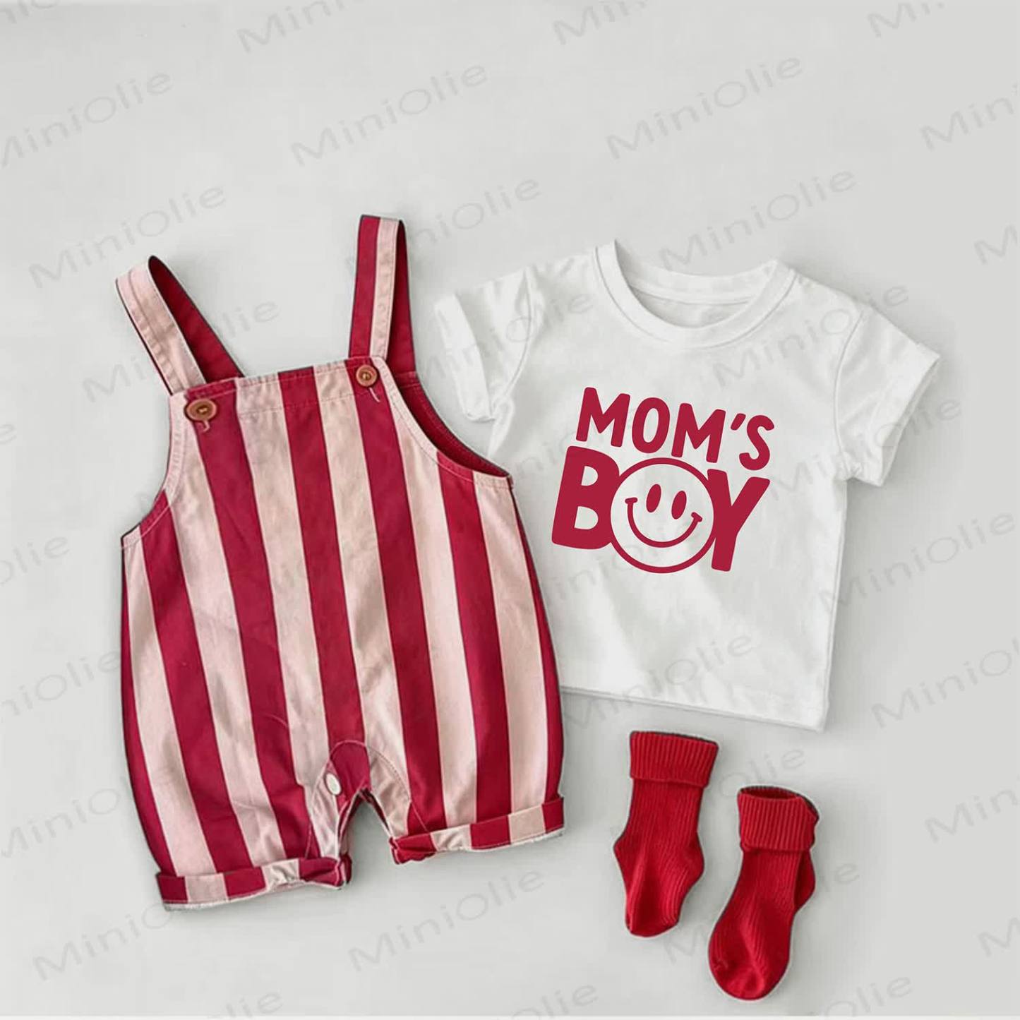 MOM'S BOYベビー用スローガン入り赤ストライプオーバーオールと白Tシャツのツーピースセット - 白と赤 - 2～3歳 - image 1