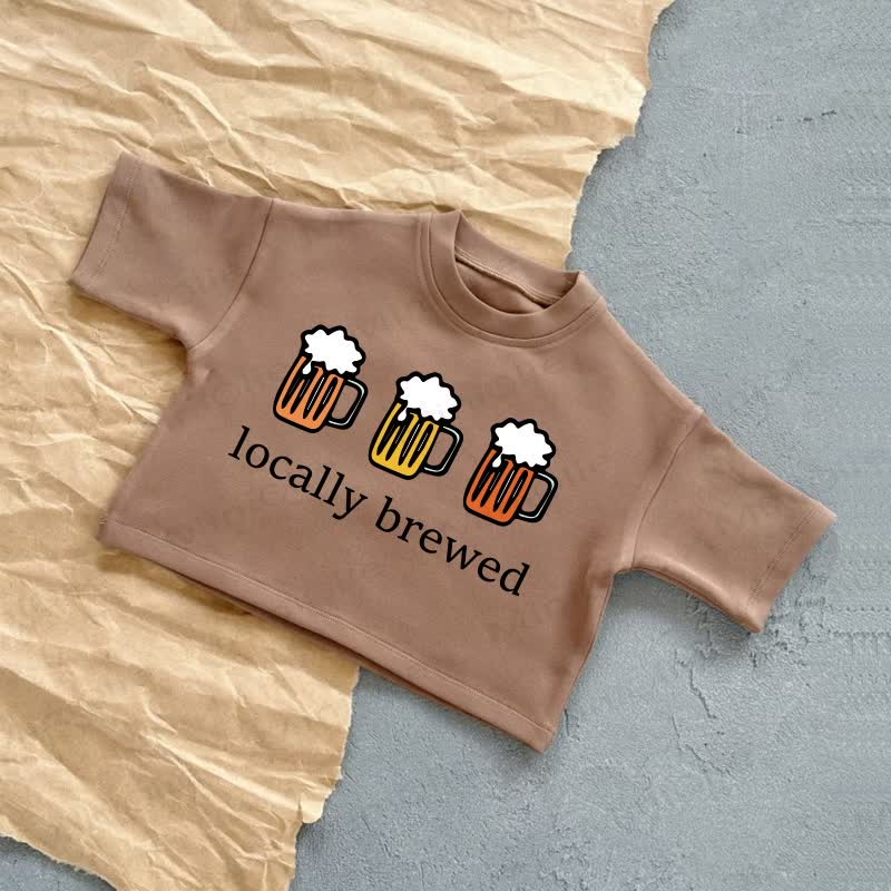 地元産のベビービールをイメージしたサマーカジュアルTシャツ - 茶色 - 2～3歳 - image 3