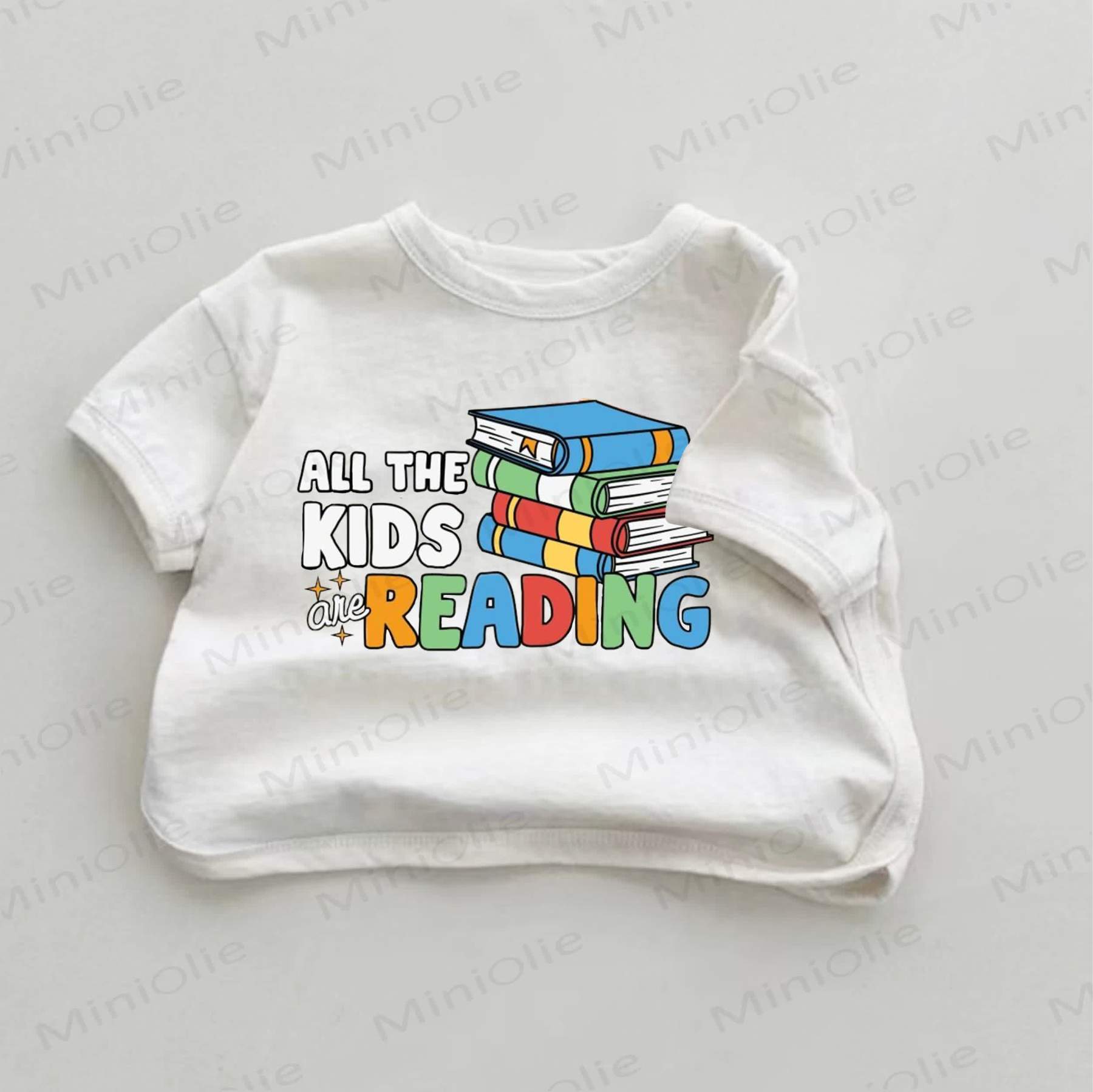 子供たちはみんな本を読んでいる ベビーホワイトブックプリントTシャツ - 白 - 18～24ヶ月 - image 1