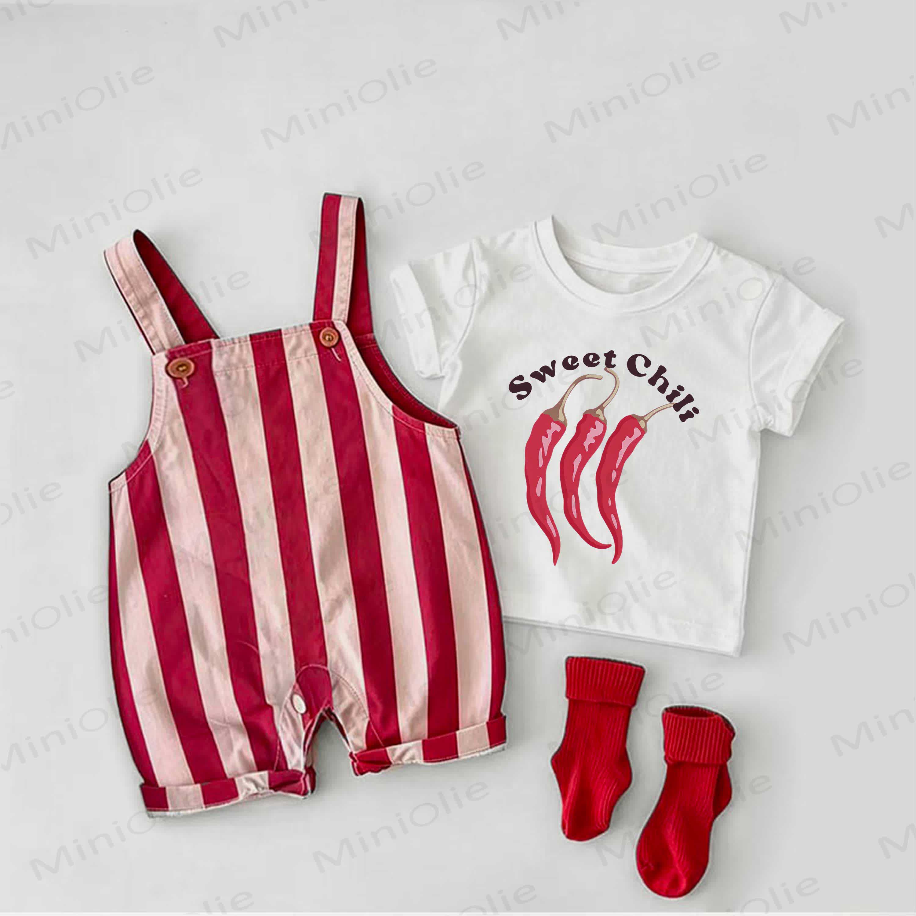 SWEET CHILIベビーチリ柄 レッドストライプ オーバーオール＆ホワイトTシャツ 2点セット - 白と赤 - 2～3歳 - image 1