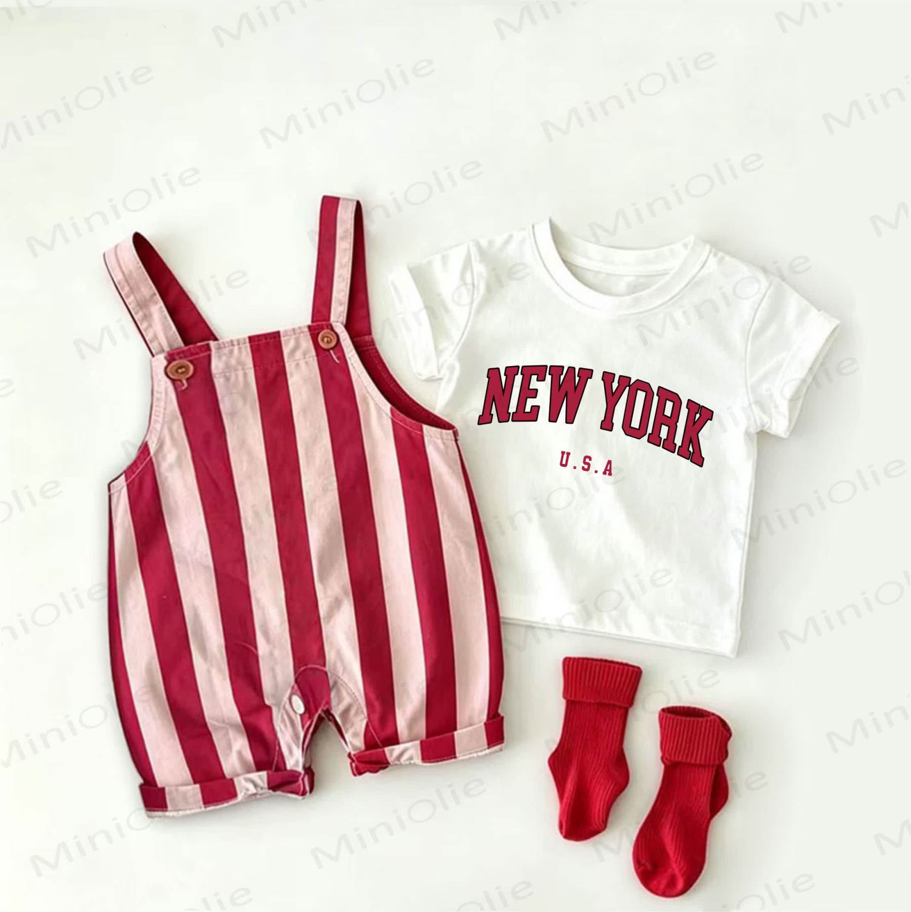 NEW YORKベビー スローガン入り レッドストライプ オーバーオール＆ホワイトTシャツ 2点セット - 白と赤 - 2～3歳 - image 1
