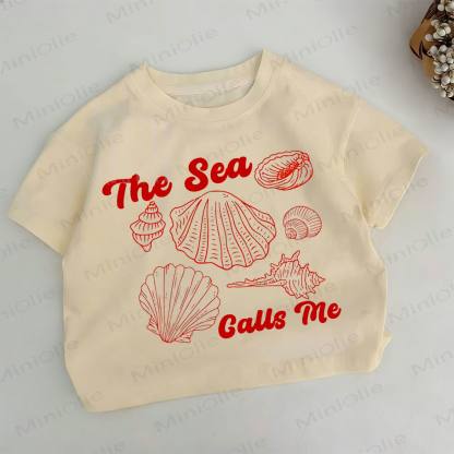 THE SEA CALLS ME幼児用貝殻プリント カーキTシャツ - カーキ - 6～7歳 - image 1