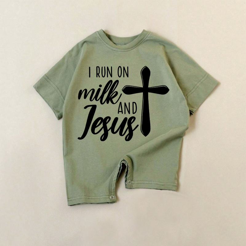 I RUN ON MILK AND JESUSベビークロス グリーンロンパース - 緑 - 18～24ヶ月 - image 1
