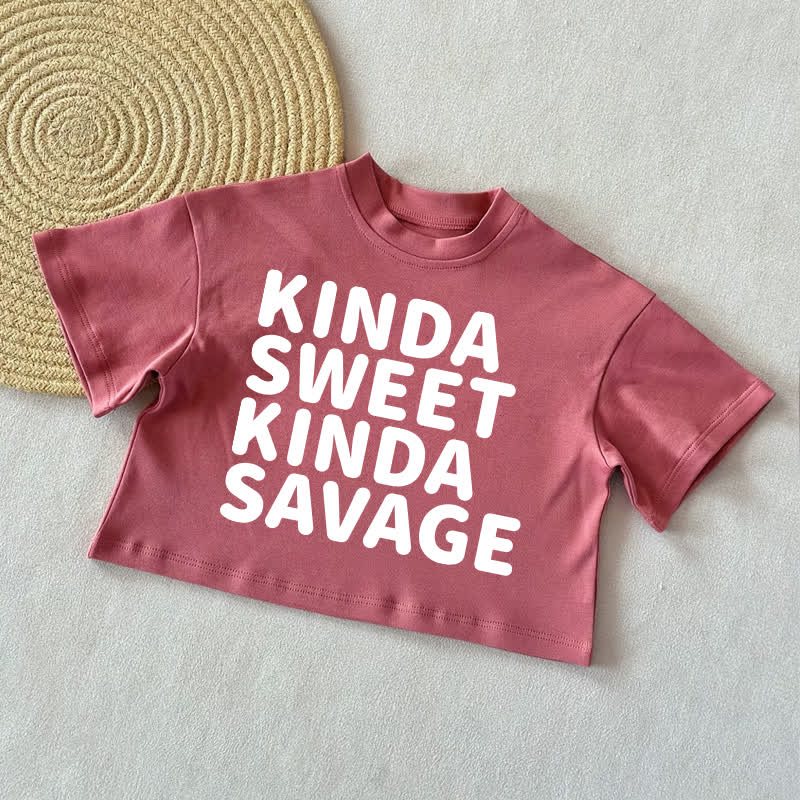 KINDA SWEET KINDA SAVAGEベビーサマーカジュアルTシャツ - レンガ色 - 2～3歳 - image 4