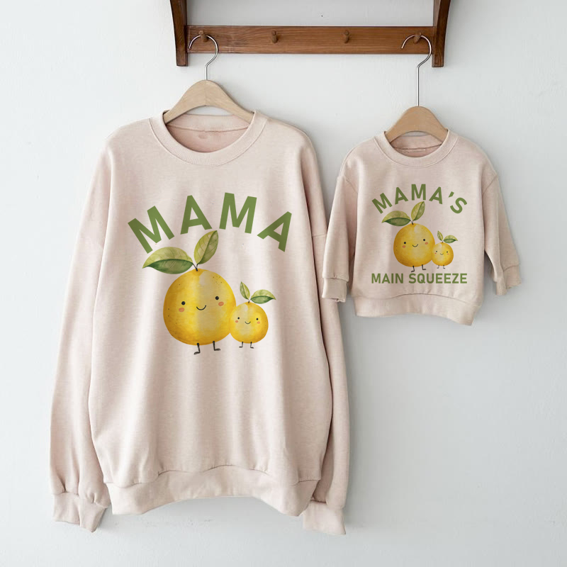 MAMA/MAMA'S MAIN SQUEEZEママと私のスウェットシャツ  - ベージュ - 大人用スウェットシャツ：XL - image 1