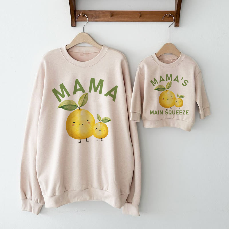MAMA/MAMA'S MAIN SQUEEZEママと私のスウェットシャツ  - ベージュ - 大人用スウェットシャツ：XL - image 1