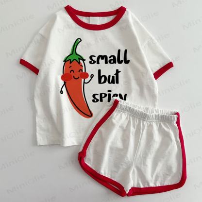 SMALL BUT SPICYベビーTシャツとショートパンツの2点セット - 白と赤 - 3～5歳 - image 1