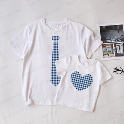 ホワイトファミリーのチェック柄ネクタイまたはハート柄のマッチングTシャツ - 白 - 大人用Tシャツ: XL - image 1