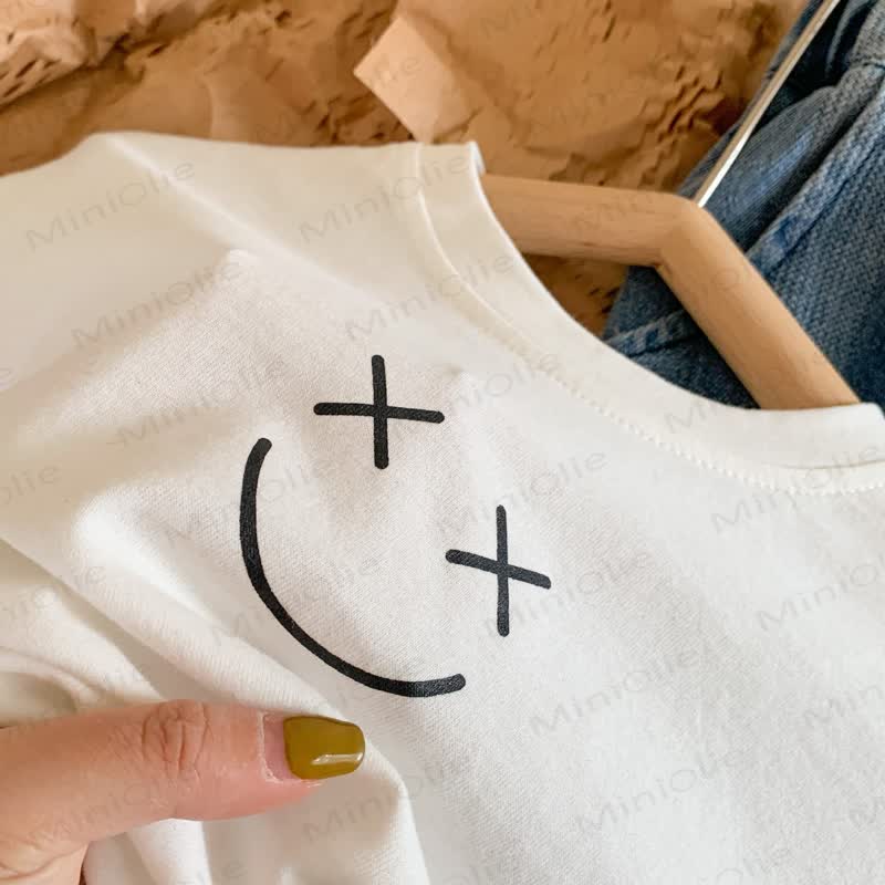 キッズスマイルフェイスホワイトシンプルTシャツ - image 11