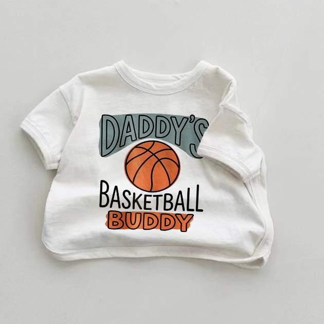 DADDY'S BASKETBALL BUDDYベビーホワイトTシャツ - 白 - 18～24ヶ月 - image 1