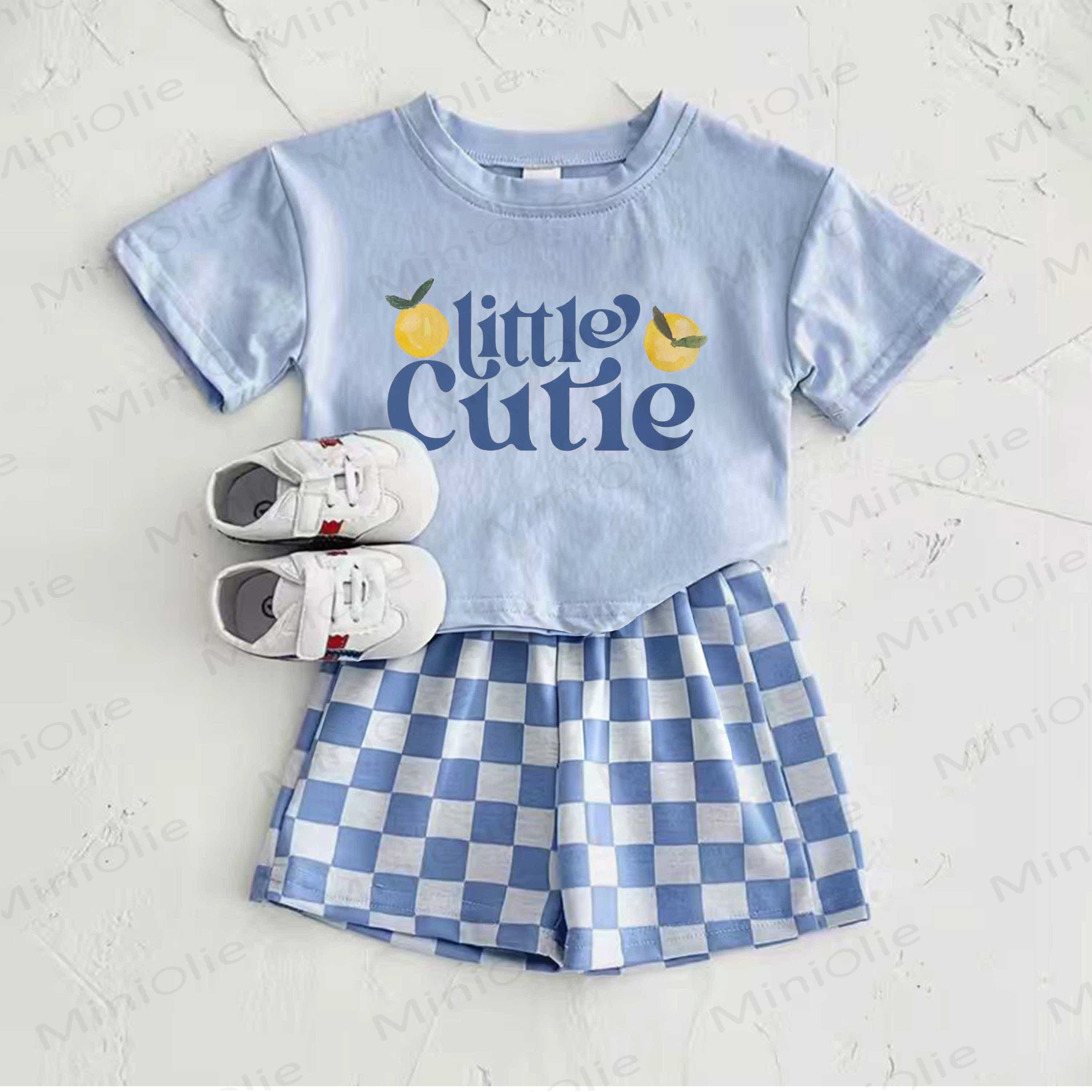 LITTLE CUTIEベビーブルー レモンプリントTシャツとチェック柄パンツのツーピースセット - 青 - 2～3歳 - image 1