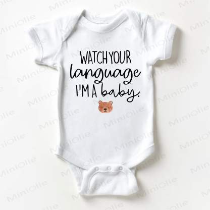 WATCH YOUR LANGUAGE I'M A BABY！クマ柄の白いボディスーツ - 白 - 18～24ヶ月 - image 1