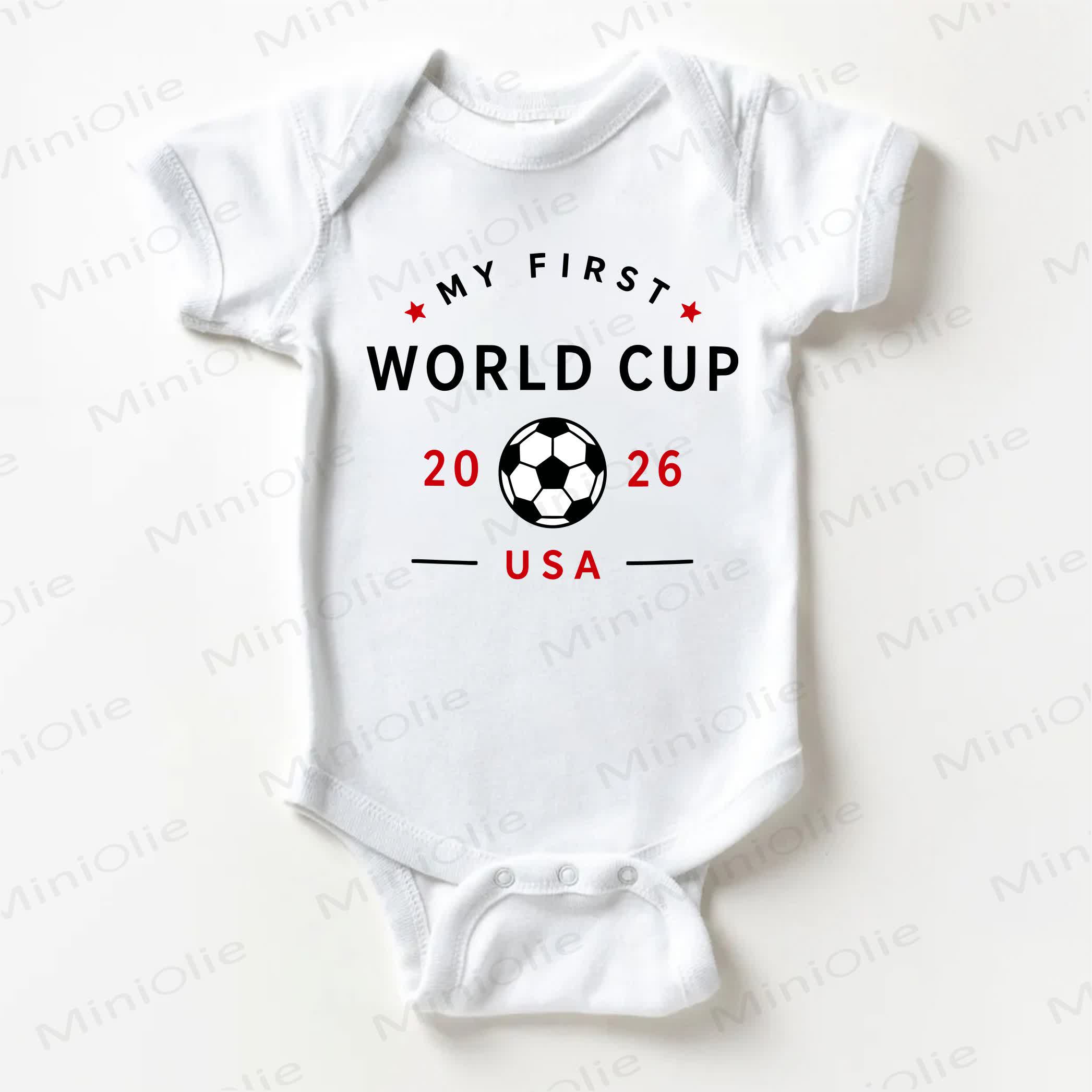 MY FIRST WORLD CUP 2026 USAベビー用サッカー柄ホワイトボディスーツ - 白 - 18～24ヶ月 - image 1