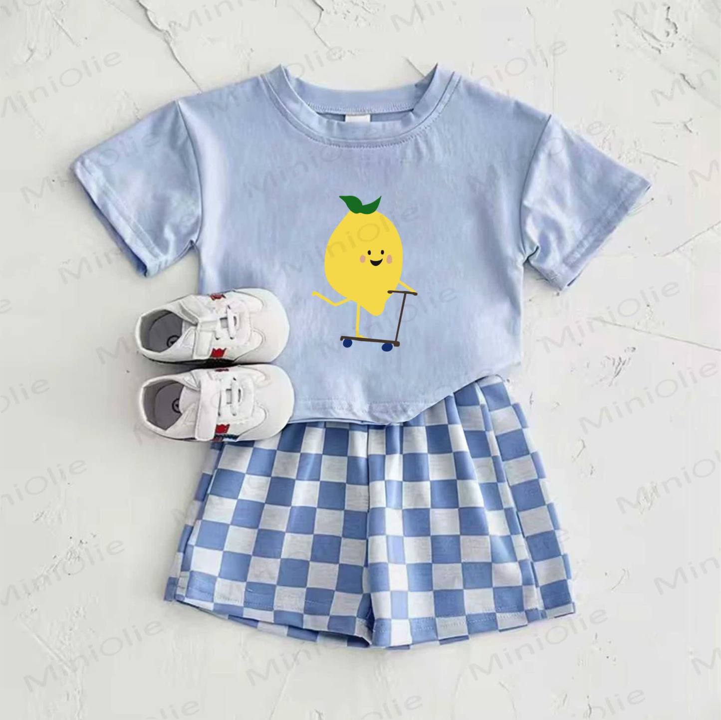 ベビーブルーのレモン柄Tシャツとチェック柄パンツのツーピースセット - 青 - 2～3歳 - image 1