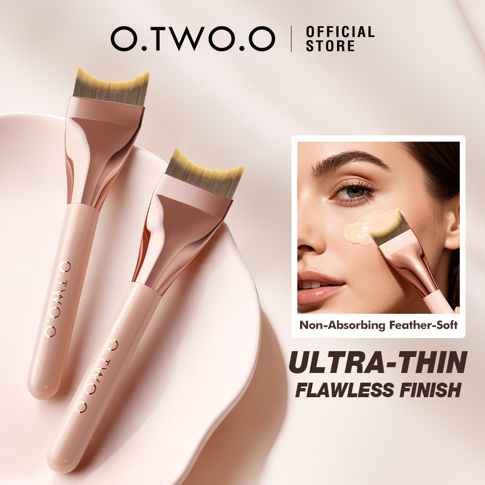 Featherweight Flawless Foundation Brush-O.TWO.O PH
