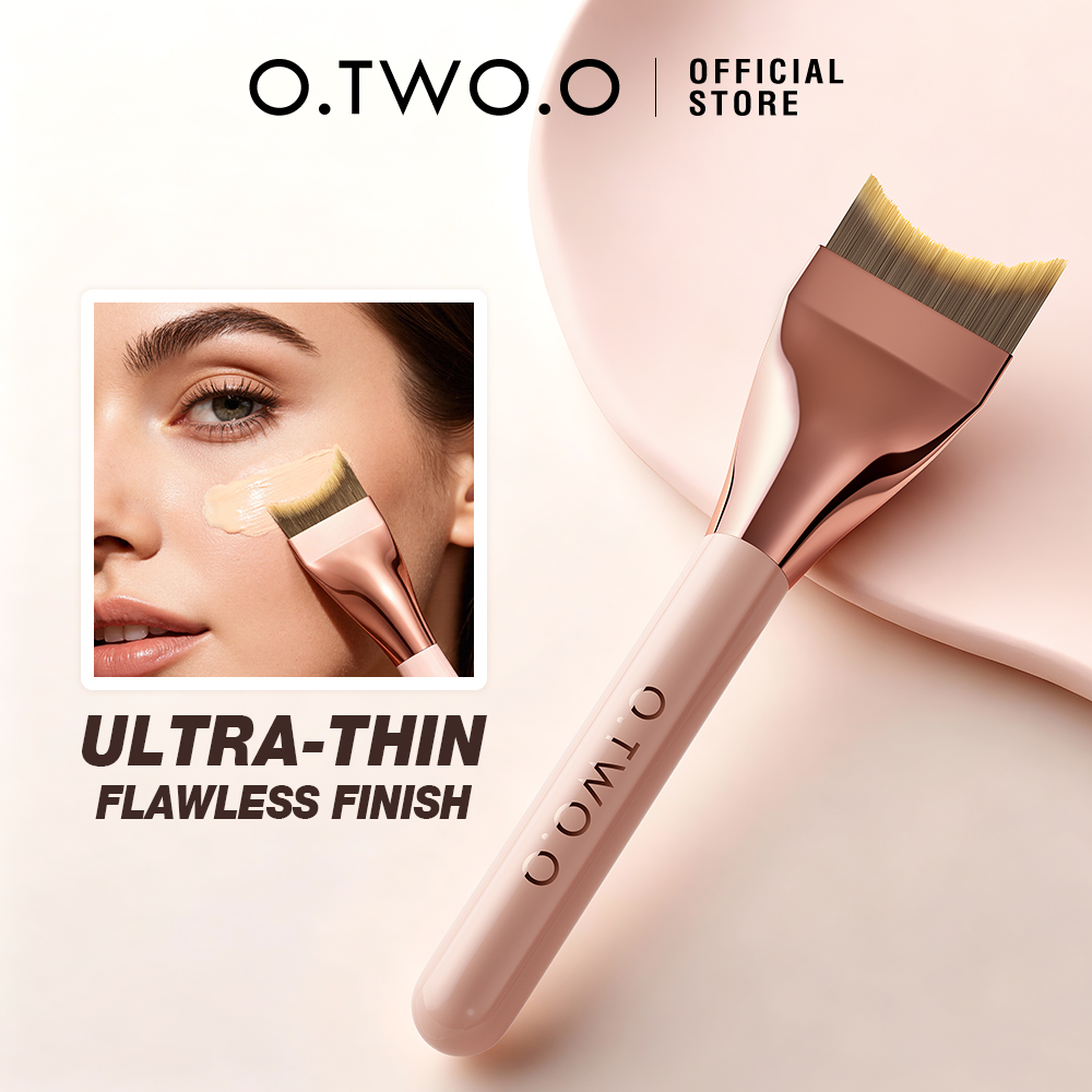 Featherweight Flawless Foundation Brush-O.TWO.O PH