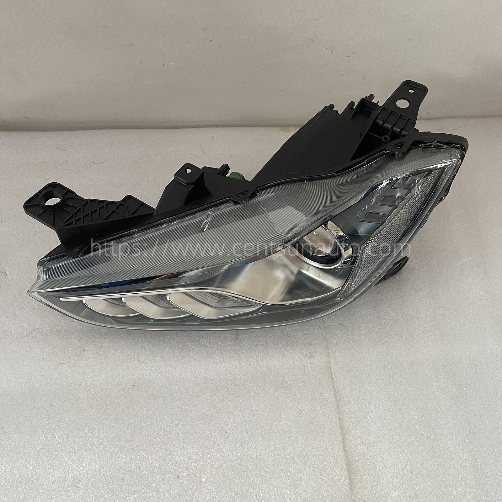 Remanufactured OEM Headlight Assembly for Ghibli - Compatible with 670106266/670106273