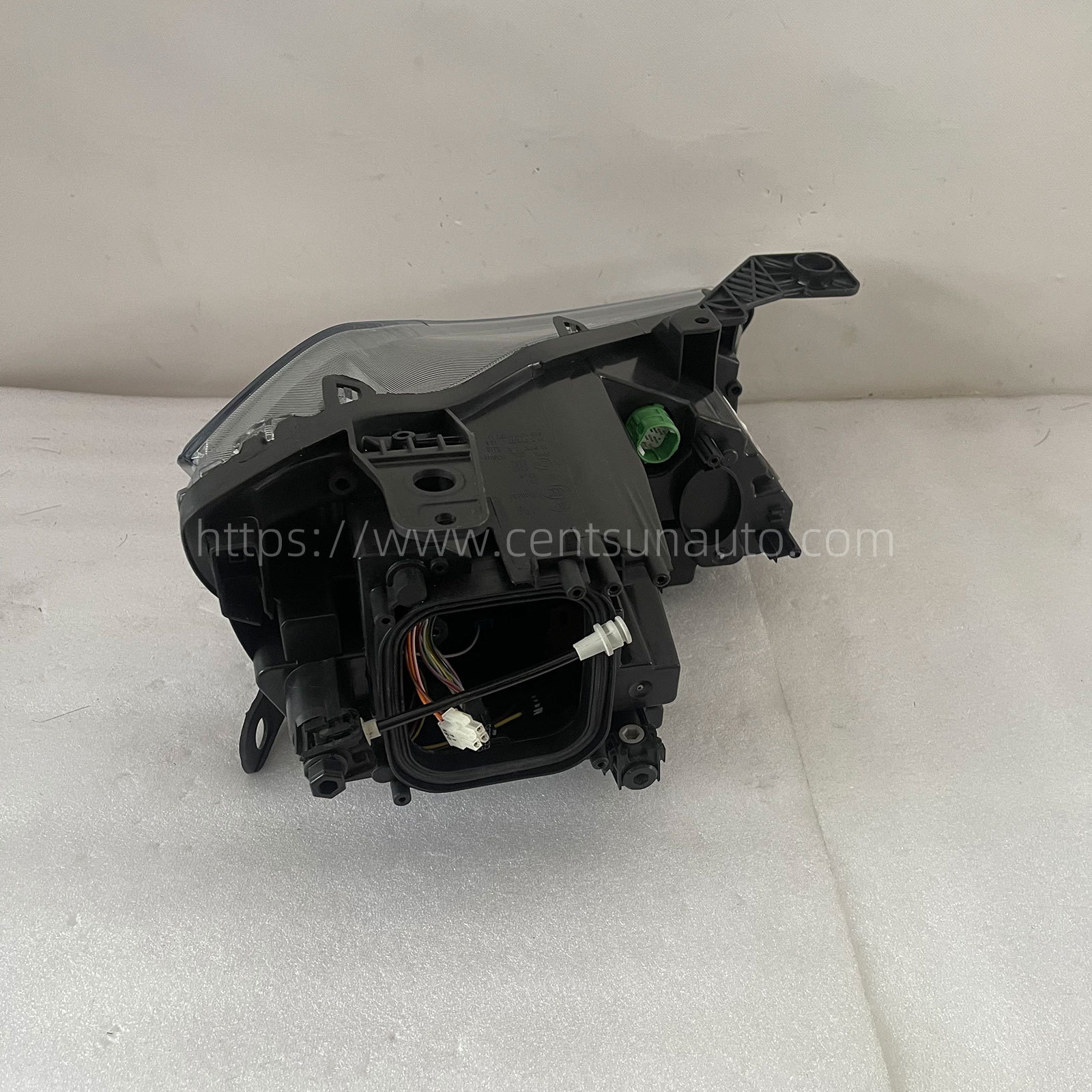 Remanufactured OEM Headlight Assembly for Ghibli - Compatible with 670106266/670106273