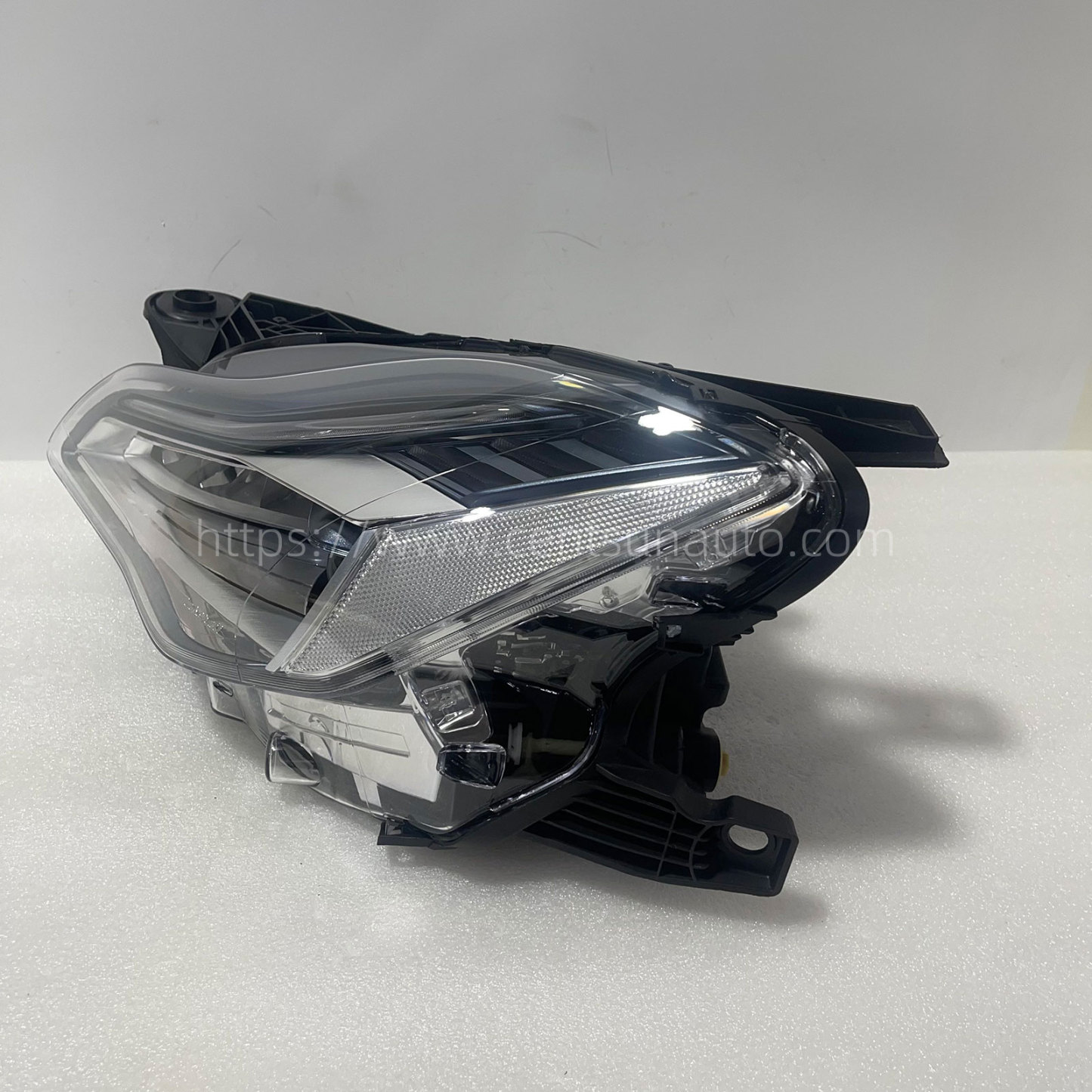 Remanufactured OEM Headlight Assembly for Quattroporte(M156) - Compatible with 670106159/670106156