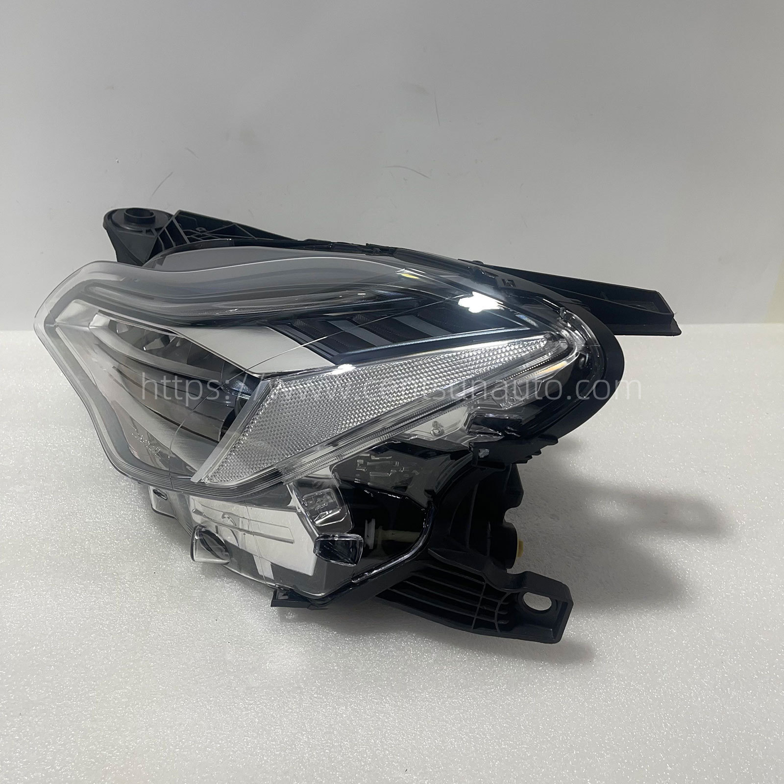 Remanufactured OEM Headlight Assembly for Quattroporte(M156) - Compatible with 670106159/670106156