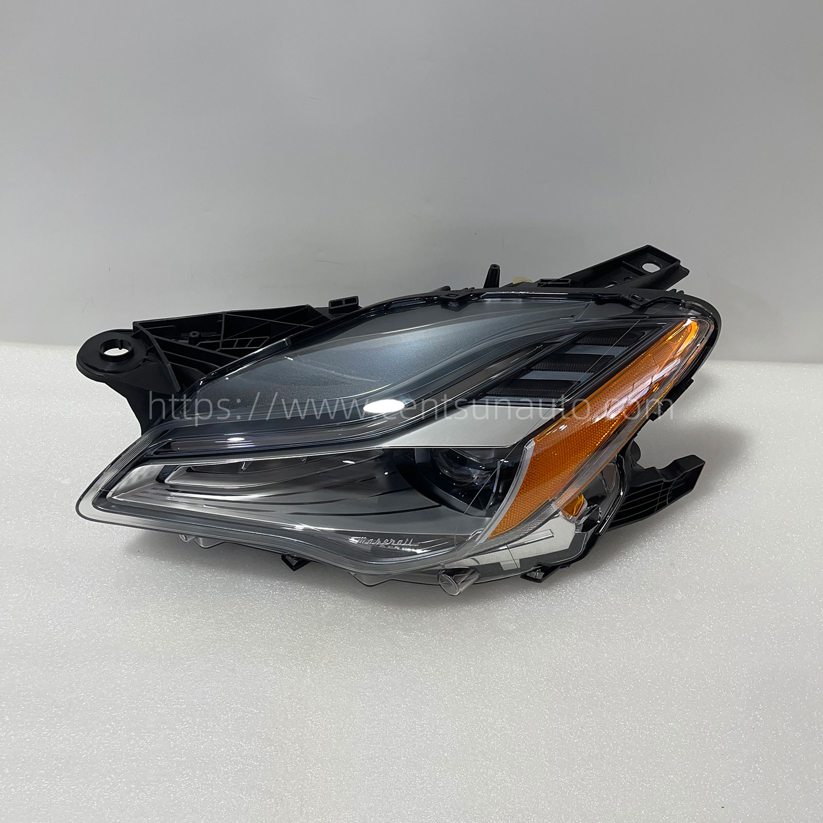 Remanufactured OEM Headlight Assembly for Quattroporte(M156) - Compatible with 670106161/670106158