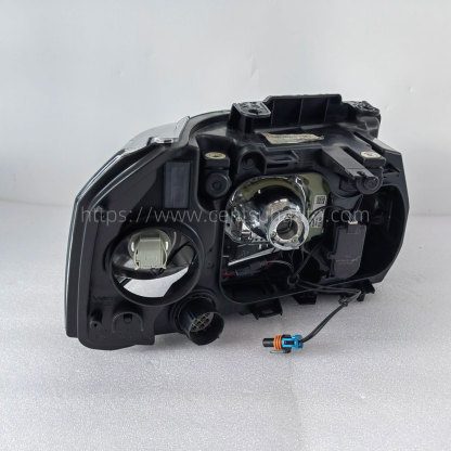 Remanufactured OEM Headlight Assembly for Freelander 2 2006-2014 - Compatible with LR039781/LR039790