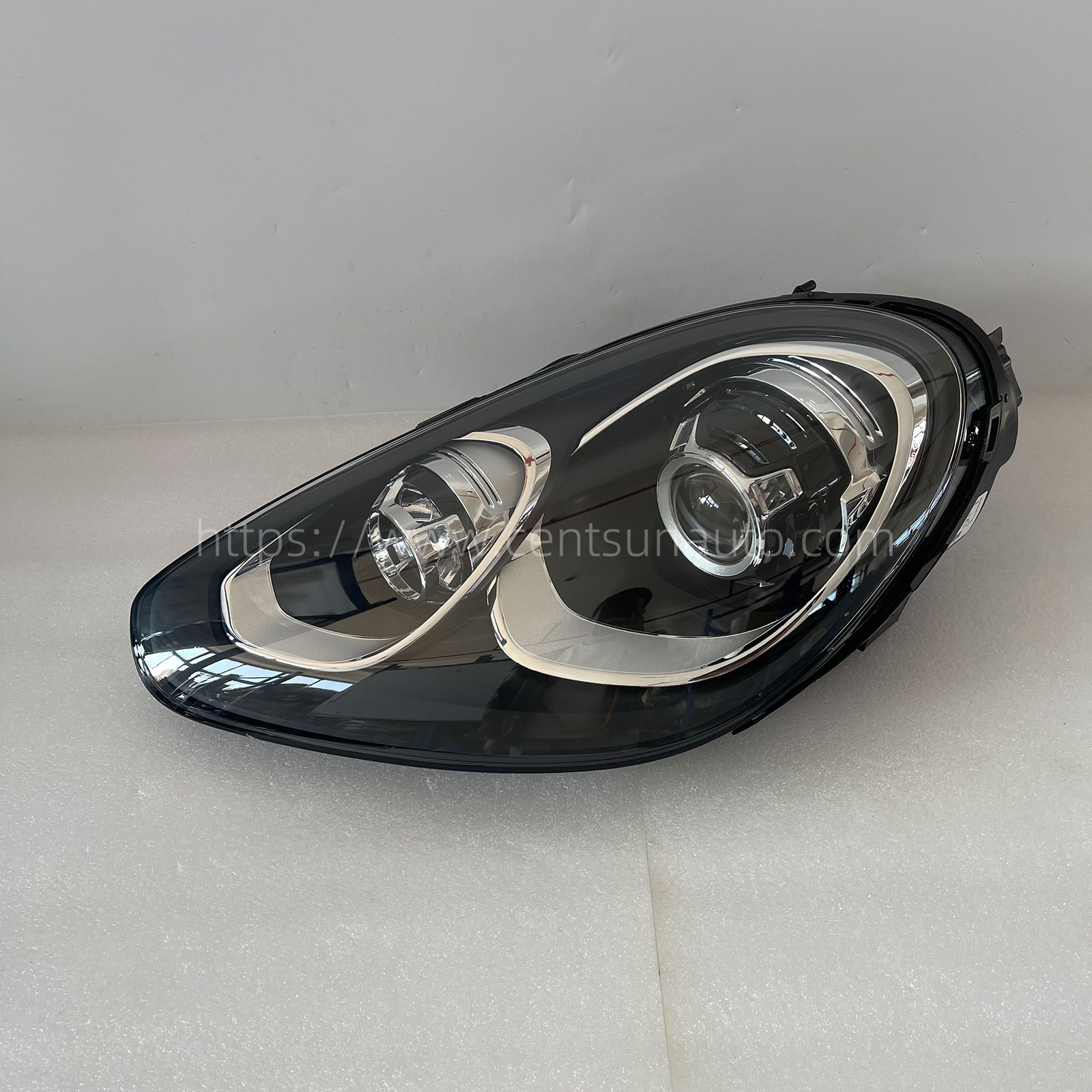 Remanufactured OEM Headlight Assembly for Cayenne - Compatible with 95863117530/95863117630
