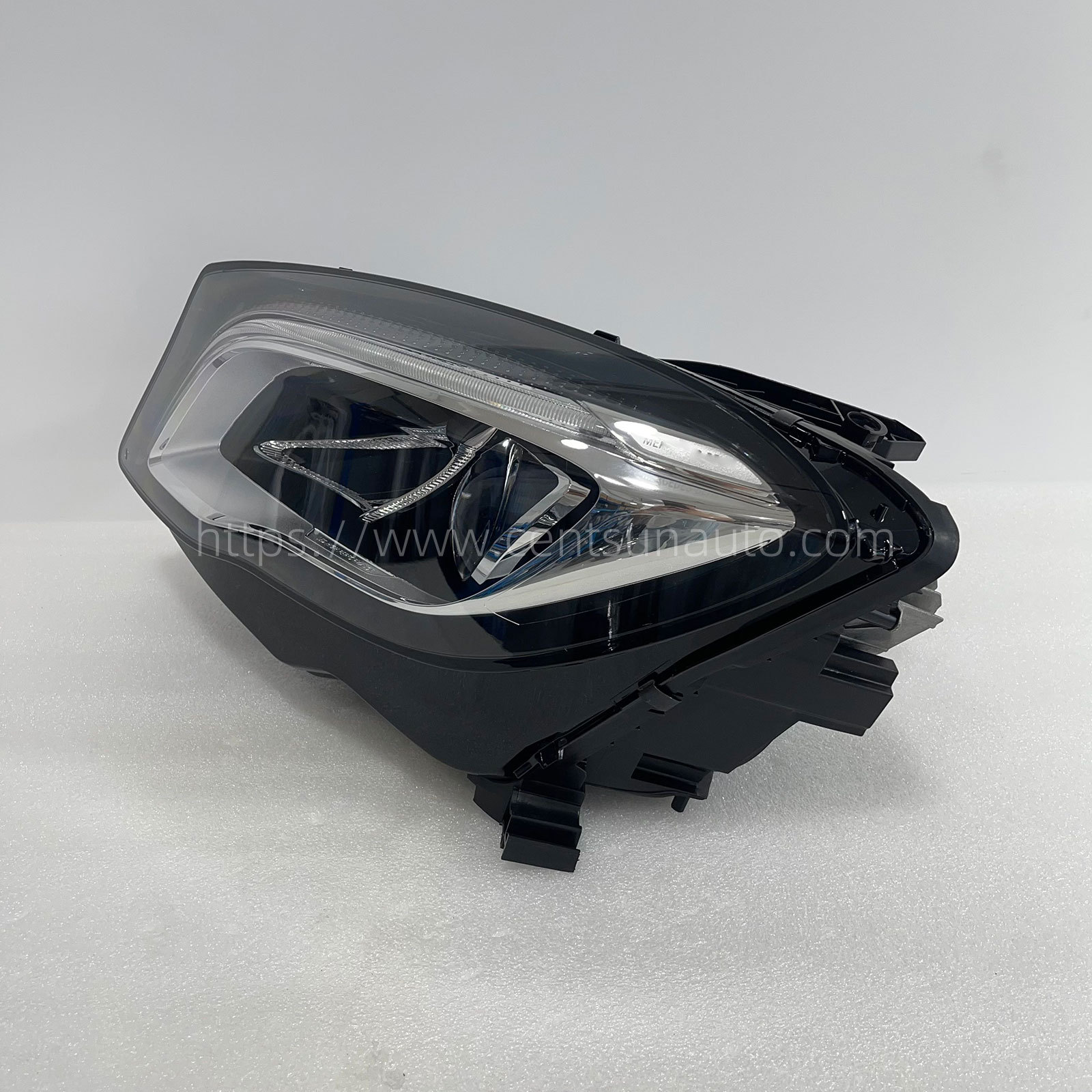 Remanufactured OEM Headlight Assembly for W156 - Compatible with A1569067500/A1569067600