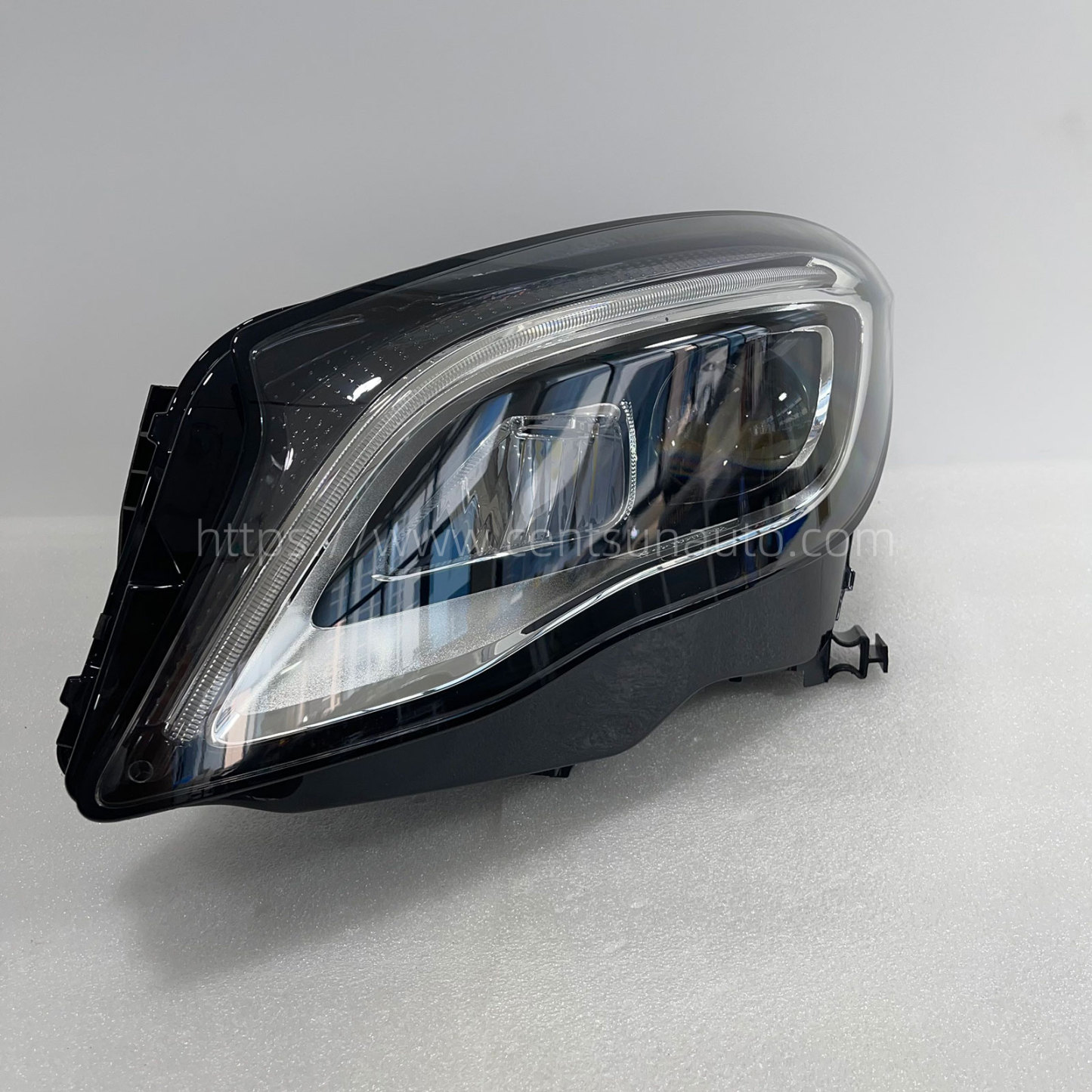 Remanufactured OEM Headlight Assembly for W156 - Compatible with A1569067500/A1569067600